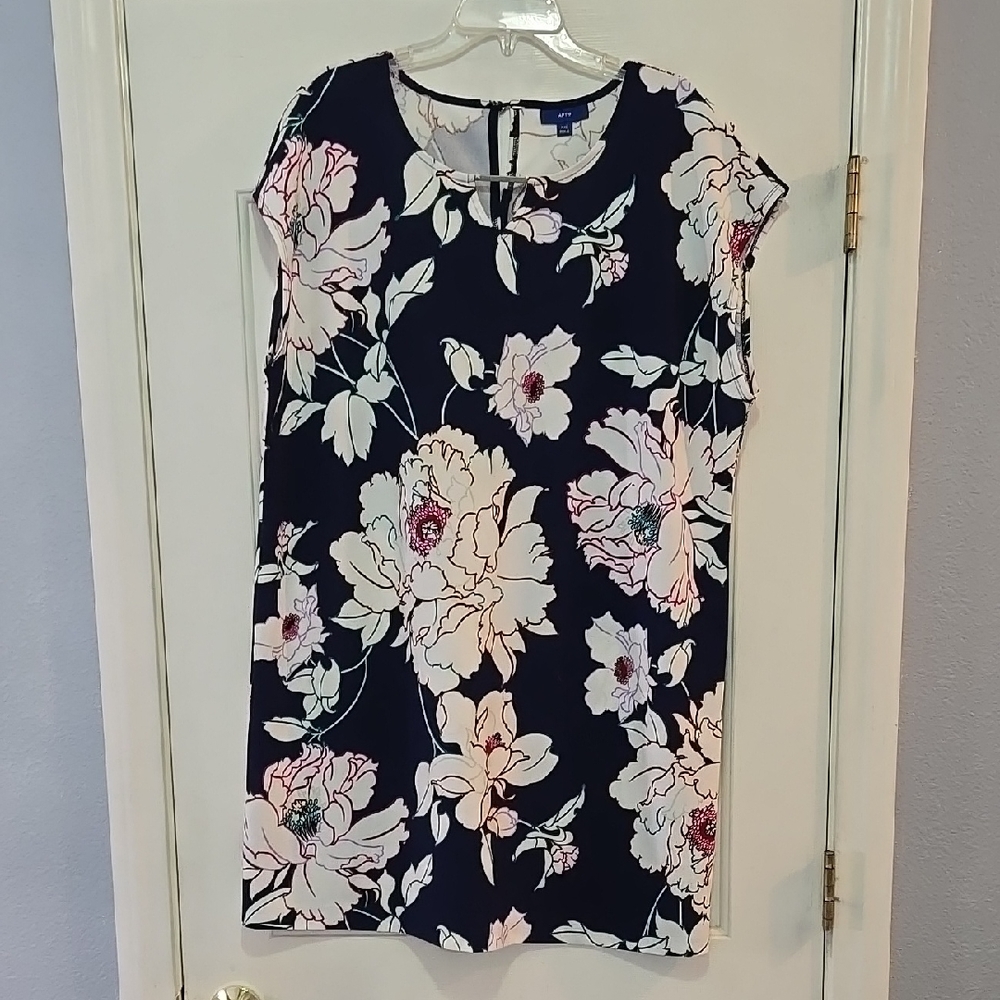 Apt. 9 Floral Print Dress XXL. Blue w/Large White Flowers.